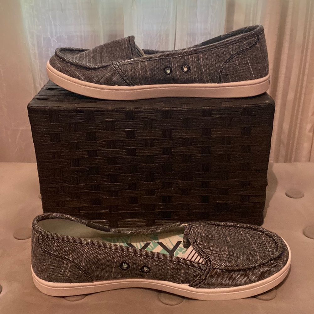 Roxy slip on